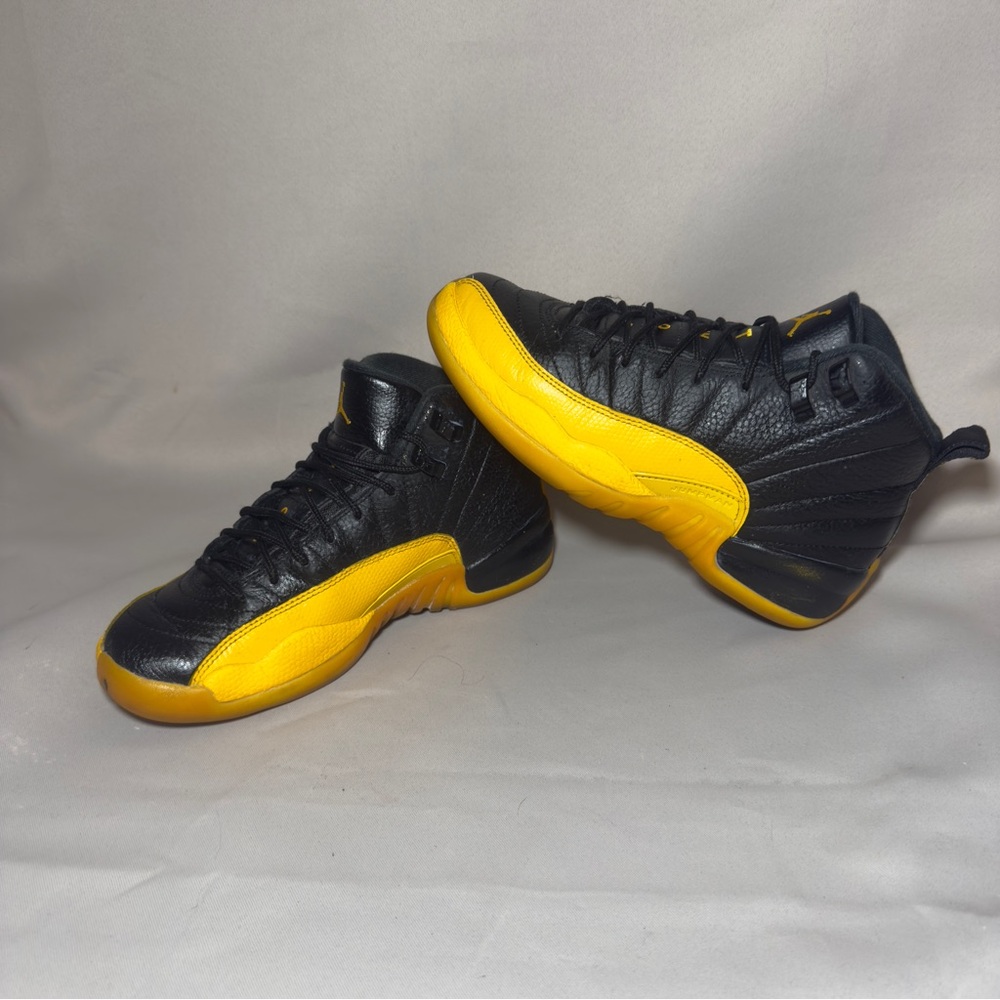 Jordan 12 Retro GS ‘University Gold’ & Black Boy’s sz: 6